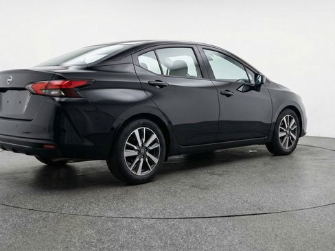 Used 2025 Nissan Versa SV image 9