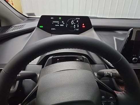 Used 2025 Toyota Prius Plug-In Hybrid image 21