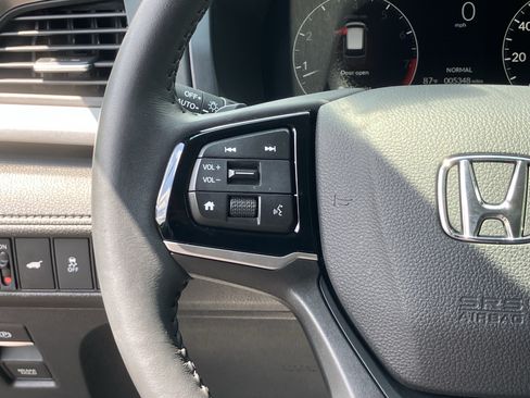 Used 2026 Honda Odyssey EX-L image 21