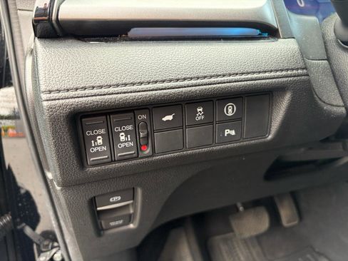 Used 2024 Honda Odyssey Touring image 18