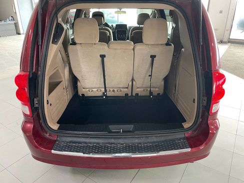 Used 2016 Dodge Grand Caravan SXT image 7