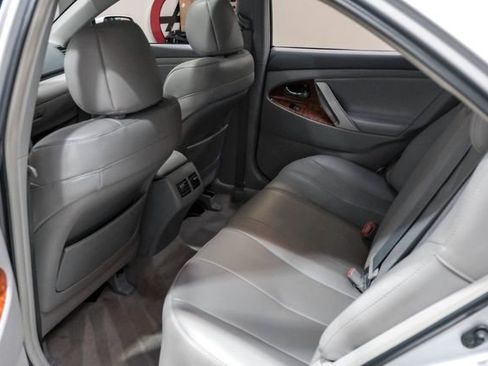 Used 2010 Toyota Camry XLE FWD image 39