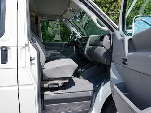 Used 2000 Volkswagen Eurovan Camper FWD image 28
