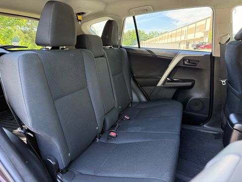 Used 2018 Toyota RAV4 LE w/ All Weather Liner Package FWD image 41