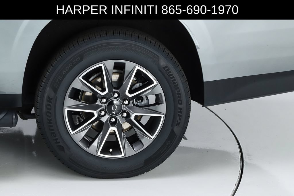 Used 2024 Chevrolet Suburban Z71 w/ Luxury Package AWD/4WD image 7