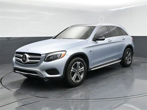Used 2018 Mercedes-Benz GLC 350e 4MATIC image 4