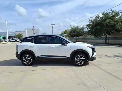 Used 2026 Nissan Kicks SV FWD image 6
