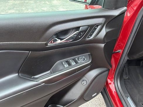 Used 2021 GMC Acadia SLT w/ Preferred Package image 12