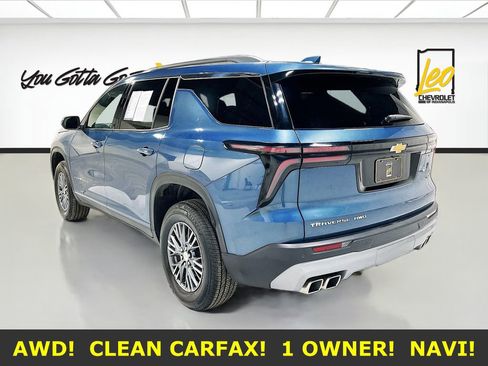 Used 2025 Chevrolet Traverse LT image 7