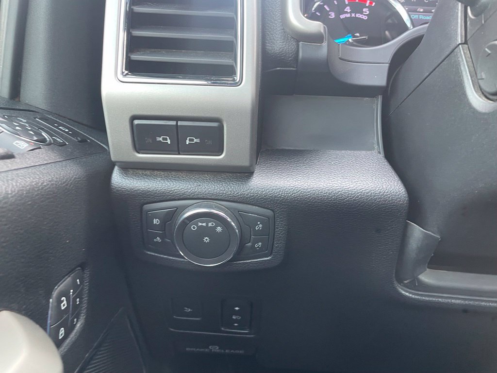 Used 2019 Ford F250 Lariat w/ Lariat Ultimate Package AWD/4WD image 15
