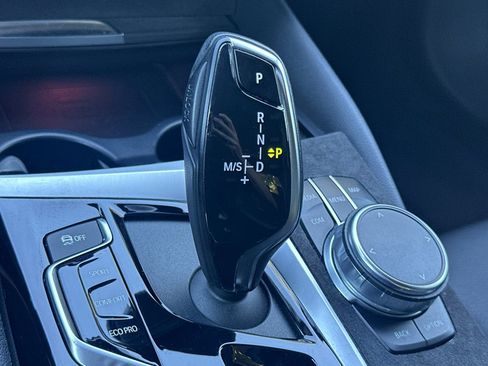 Used 2019 BMW 540i w/ Executive Package RWD image 27