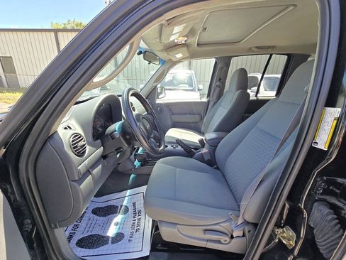 Used 2006 Jeep Liberty Sport AWD/4WD image 8