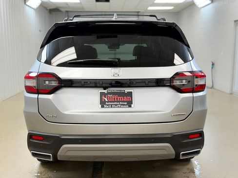 Used 2023 Honda Pilot Touring image 7