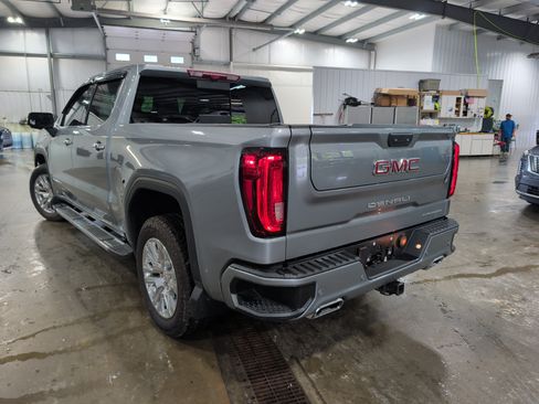 Used 2025 GMC Sierra 1500 Denali w/ Technology Package AWD/4WD image 4