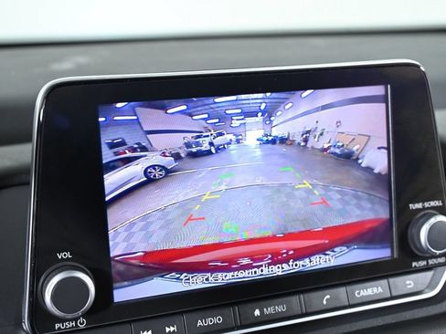 Used 2024 Nissan Rogue S AWD/4WD image 15