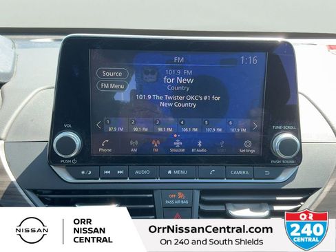 Used 2025 Nissan Altima 2.5 SV image 22