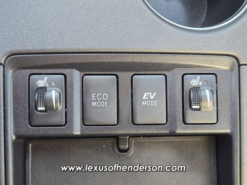 Used 2015 Toyota Camry XLE w/ Moonroof Package image 30