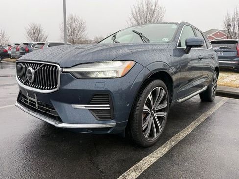 Used 2023 Volvo XC60 T8 Ultimate w/ Climate Package image 2