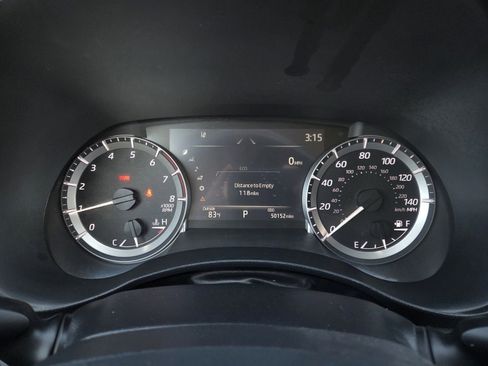 Used 2023 Toyota Highlander LE FWD image 29
