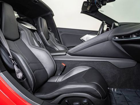 Used 2021 Chevrolet Corvette Stingray Preferred Cpe w/ Z51 Performance Package RWD image 18
