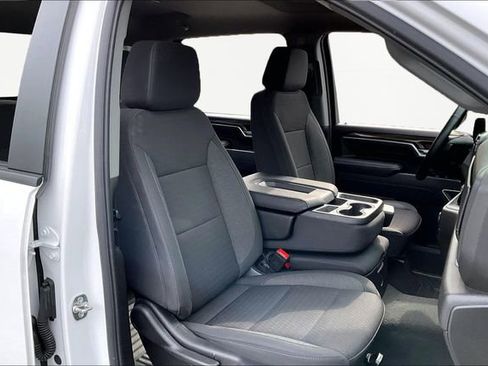 Used 2025 Chevrolet Silverado 2500 LT w/ Convenience Package image 19