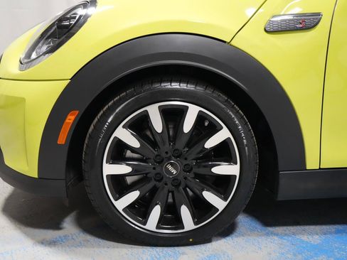 Certified 2024 MINI Cooper S FWD image 32
