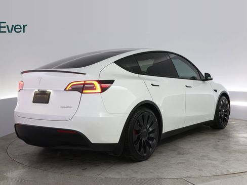 Used 2023 Tesla Model Y Performance AWD/4WD image 3