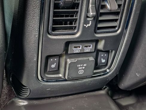 Used 2018 Jeep Grand Cherokee Limited AWD/4WD image 35