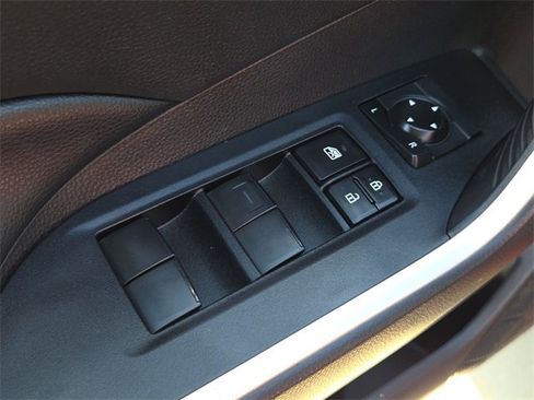 Used 2020 Toyota RAV4 LE image 19