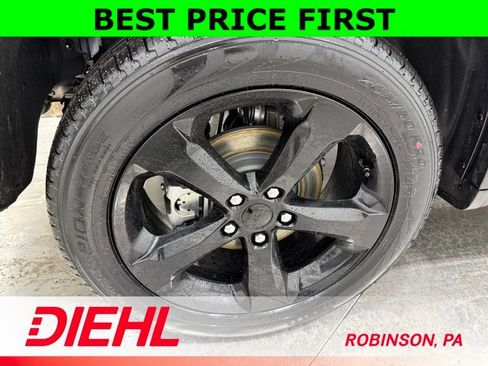 New 2025 Jeep Grand Cherokee Limited w/ Black Appearance Package image 6