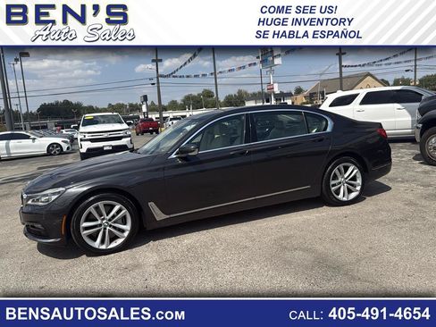 Used 2018 BMW 750i xDrive AWD/4WD image 1