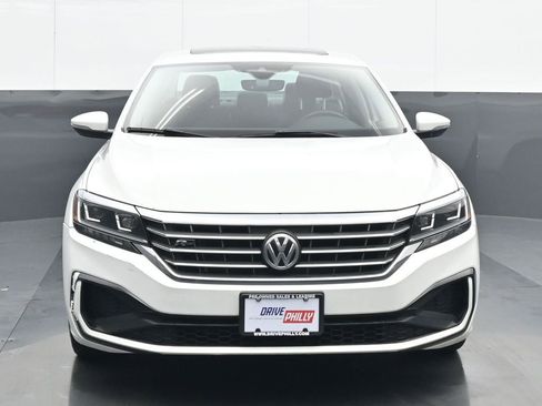 Used 2020 Volkswagen Passat 2.0T R-Line image 1