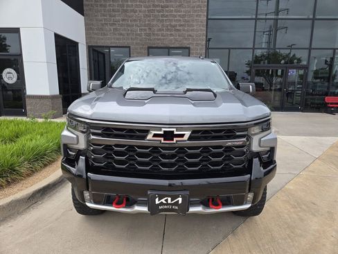Used 2024 Chevrolet Silverado 1500 ZR2 w/ Technology Package image 2