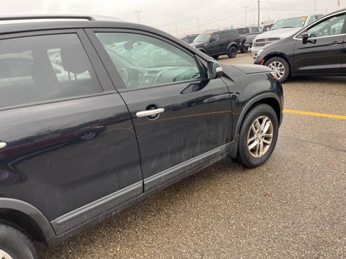 Used 2014 Kia Sorento LX image 18