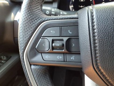 Used 2024 Toyota Tacoma TRD Off-Road AWD/4WD image 18