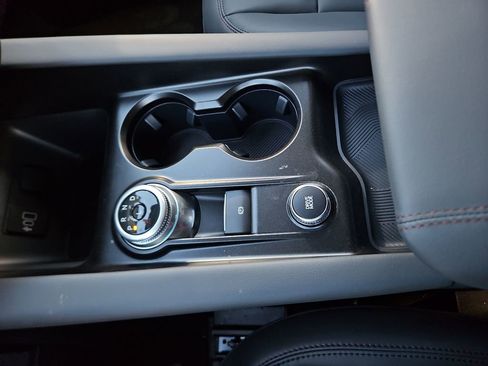 New 2026 Ford Explorer Active w/ Active Comfort Package image 28