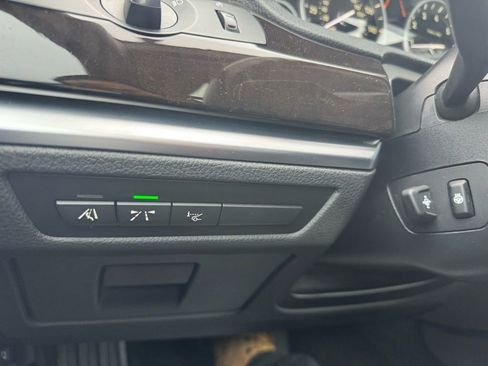 Used 2011 BMW 550i Gran Turismo xDrive image 33