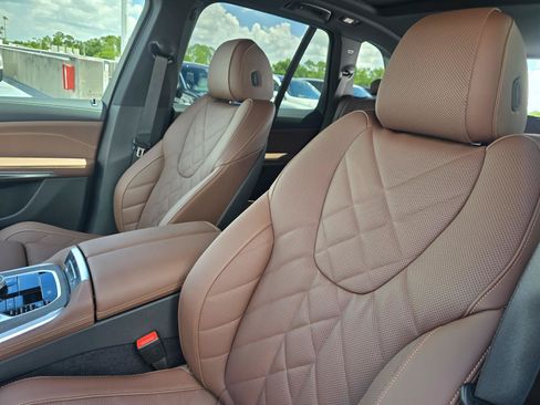 New 2026 BMW X5 xDrive40i w/ M Sport Package AWD/4WD image 17