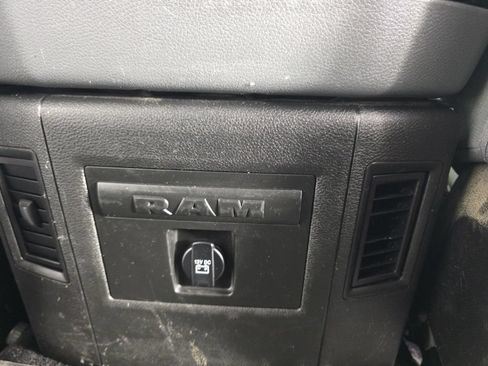 Used 2019 RAM 1500 Big Horn AWD/4WD image 39