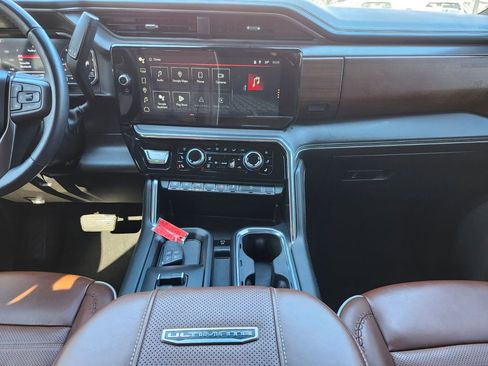 Used 2024 GMC Sierra 2500 Denali Ultimate image 14