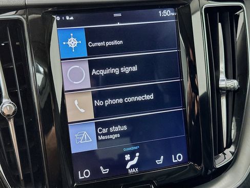 Used 2018 Volvo XC60 T5 Momentum w/ Vision Package AWD/4WD image 15