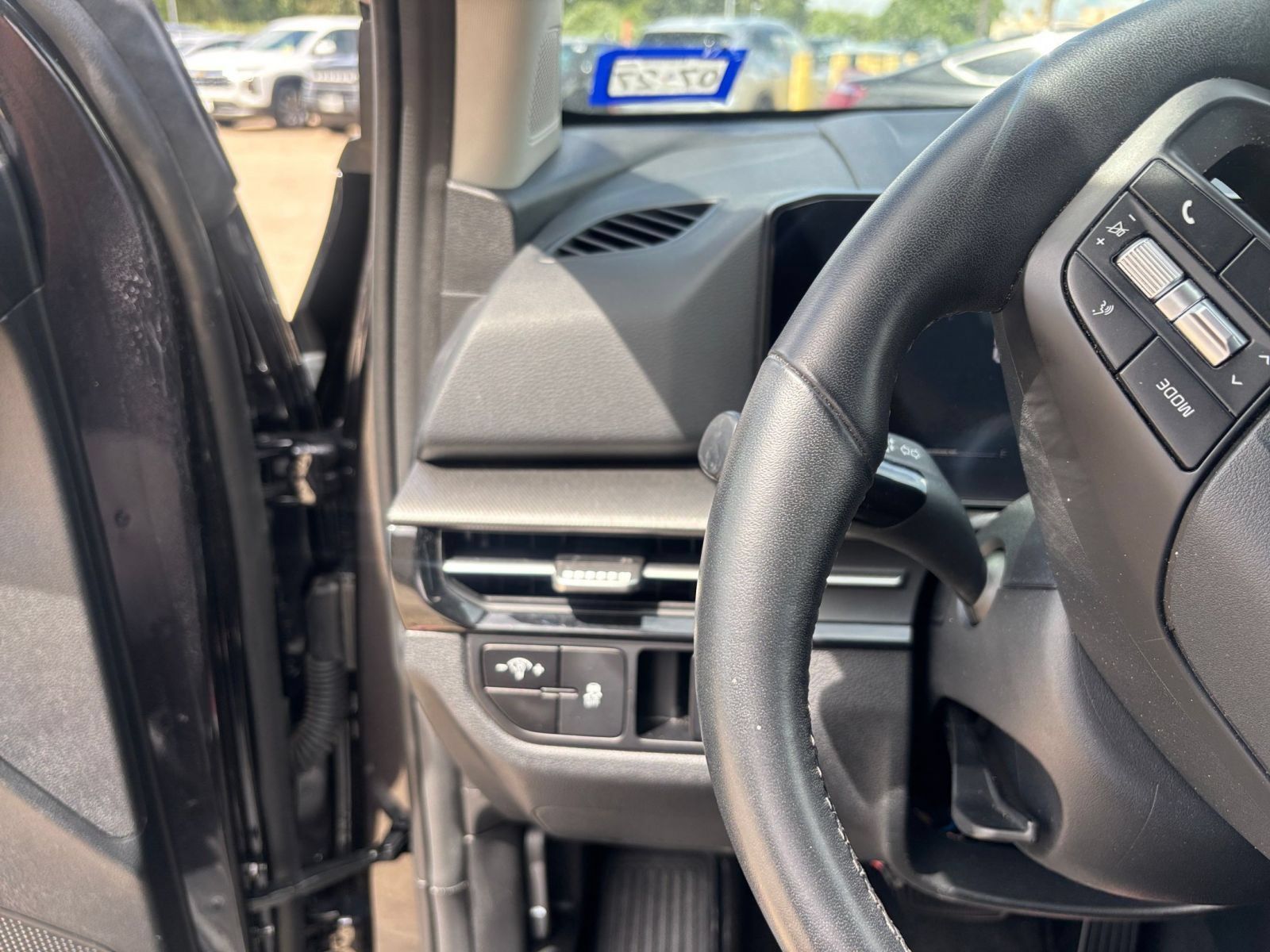 Used 2026 Kia Sportage LX FWD image 33