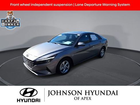 Certified 2023 Hyundai Elantra SE image 4