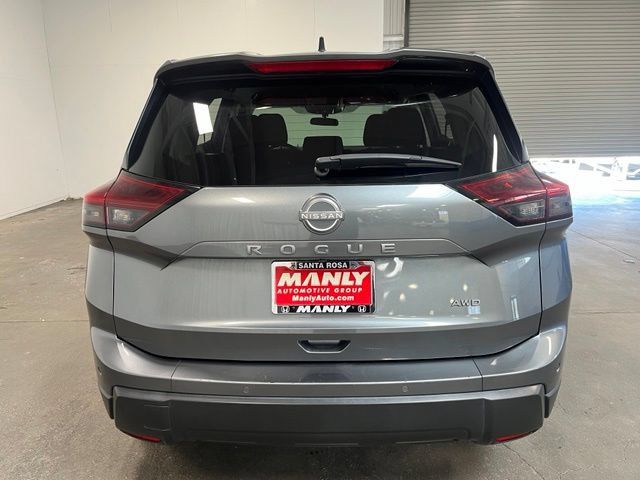 Used 2024 Nissan Rogue S AWD/4WD image 4