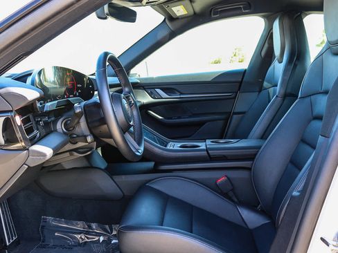 Used 2025 Porsche Taycan RWD image 19