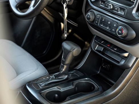 Used 2019 Chevrolet Colorado W/T RWD image 16