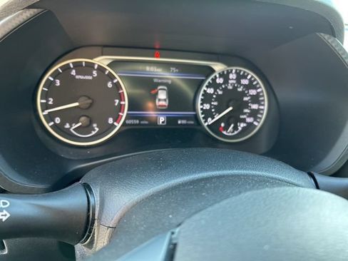 Used 2024 Nissan Sentra SV FWD image 8