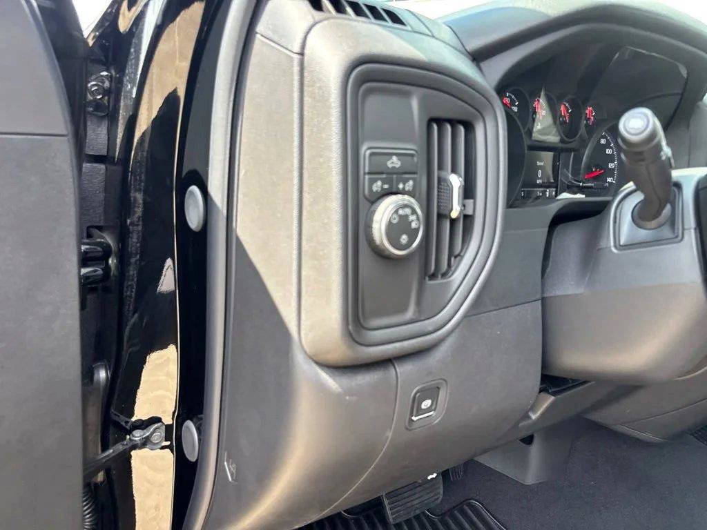 New 2026 Chevrolet Silverado 1500 Custom RWD image 39