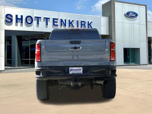 Used 2024 Chevrolet Silverado 2500 ZR2 w/ Technology Package AWD/4WD image 8