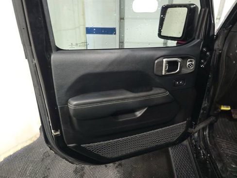 Used 2019 Jeep Wrangler Unlimited Sahara w/ Dual Top Group image 10